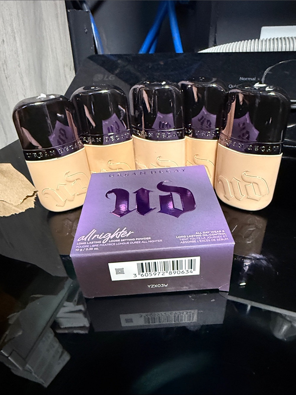 Urban Decay All Nighter Setting Powder with Beige Foundations Duo